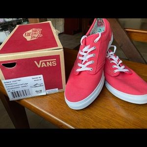 👟 Coral Low Top Vans Women’s 9.5